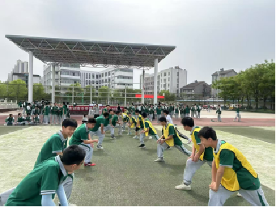  荆州市荆南中学校园足球排球联赛鸣金收兵