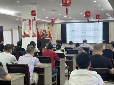 荆州区梅村社区：“与‘典’同行” 共筑法治税宣新阵地