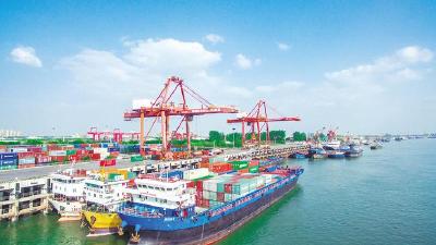 《湖北日报》关注丨荆州港盐卡港区获批临时开放口岸