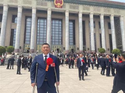 一条腿骑出千万产业：“全国自强模范”尹胜的“海绵人生”