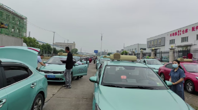 荆州市第二季度出租车审验工作高效完成 900余辆营运车100%达标