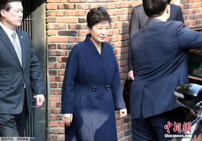 李明博、朴槿惠，公开支持金文洙