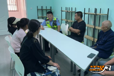 暖新闻 | 荆州交警把调解室搬进大学宿舍  “一站式”解决道路交通事故纠纷