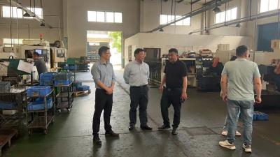 走访企业“问冷暖” 精准服务“零距离”