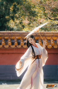 首届荆州最美战国袍旅拍地图第一站——荆州博物馆