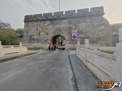 助力荆州古城创建国家5A级旅游景区： 老南门护城河桥维修后通车