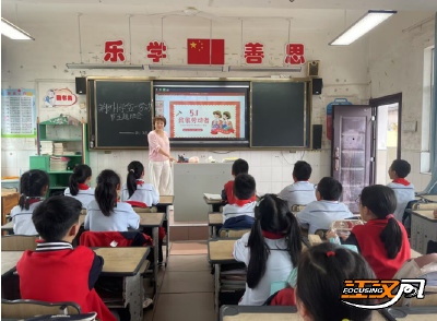 荆州小学主题班会：致敬劳动者  弘扬劳动精神