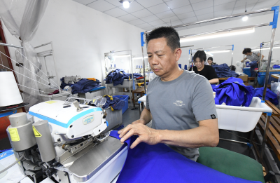 湖北荆州：助残帮困不言悔  十年关爱暖人心