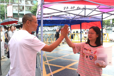 图文直播 | 2025年荆州市中考大幕开启！