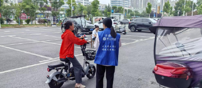 石首市湘鄂农贸城零工驿站：“扫街”摸排+数据匹配 破解灵活就业难题