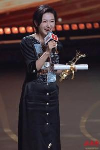 女演员万茜斩获金爵奖“影后”！