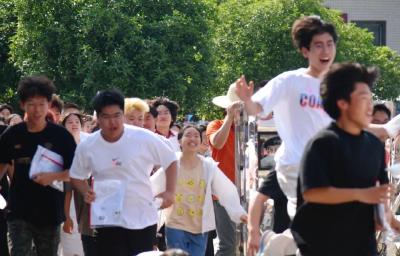我！们！考！完！啦！