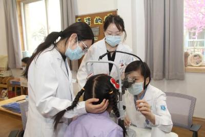 “近视越晚戴眼镜越好”？关于近视，这些都是误区！