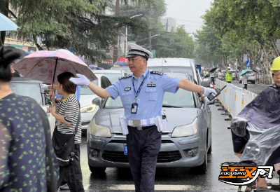 护航中考 | 荆州交警：“警”随中考，为梦护航再出发