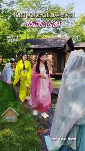 当战国袍走进浅山森林美术园，适配度拉满！