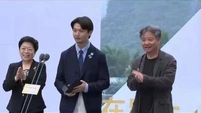 刘楚昕《泥潭》预售：初稿50万字删改至13万字