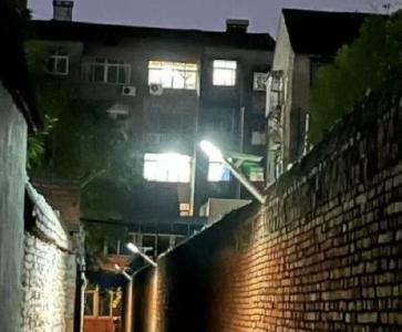 荆州区通会桥社区：真情为民办实事  路灯照亮暖民心