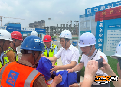 为一线工友撑起“遮阳伞”​！ 荆州开展中心城区在建项目2025年“送清凉”活动