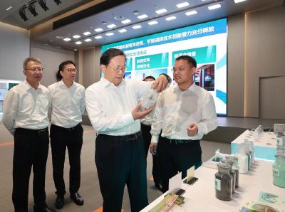 王忠林调研中碳登建设并召开座谈会 高质量推进中碳登建设发展 加快打造全国碳市场中心