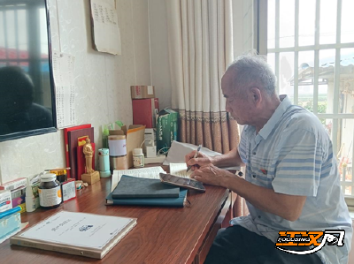 雷烈灿：五十年党龄初心不改  笔耕不辍引领乡村学风