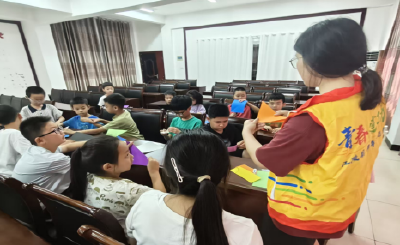 江陵县沙岗镇：红色暑期班成为防溺水“守护站”