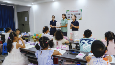 沙市区荆襄河社区：爱心捐赠投影仪 暑期小课堂硬件升级