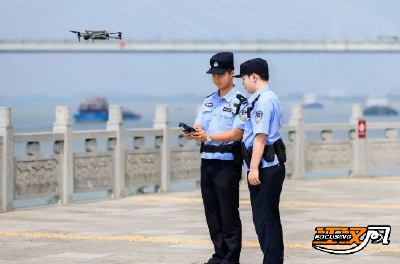 荆州：警用无人机巡江，科技助力防溺水