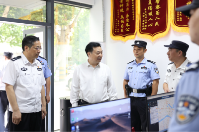 汪元程看望慰问高温下坚守岗位的一线劳动者