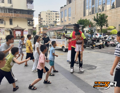 爱心托管班里来了个非洲小伙