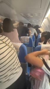 厦门航空通报旅客充电宝冒烟：在地面登机阶段出现冒烟情况；厦航提醒旅客按照符合“3C认证”等要求检查随身携带的充电宝 