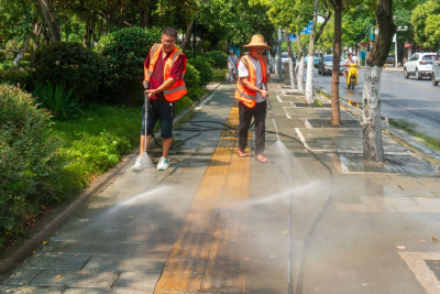 破局！沙市环卫创新改出“水扫把”