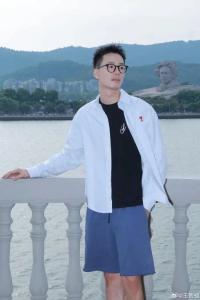 荆州人顿顿，从东方甄选单飞后两天直播销售额近1250万！
