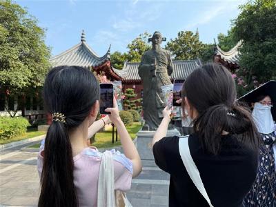 荆州文化旅游发展大会举行 省内外旅行社代表打卡荆州景区