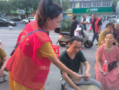 荆州区荆西社区：公益放映《孤注一掷》 筑牢全民反诈“心防线”