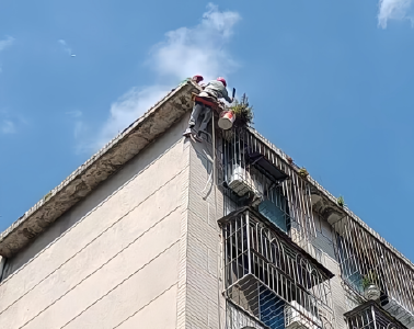 沙市区文化宫社区：快速响应除隐患 守护居民“头顶安全”