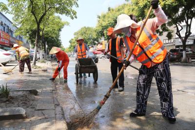 燎原路水管爆裂后续：“暖心行动”让市民喝上“放心水”  走上“放心路”