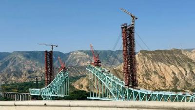 应急管理部派工作组指导川青铁路尖扎黄河特大桥施工绳索断裂事故救援处置