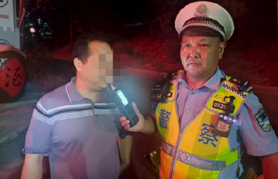的哥酒后侥幸开车上路 吊销驾照“丢饭碗”