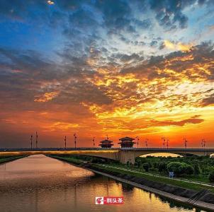荆夜，流光溢彩！