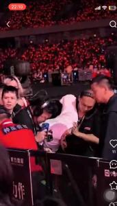 突发！47岁杨宗纬，被紧急送医！