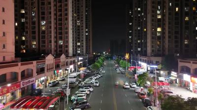 路灯焕新，告别“夜行难”
