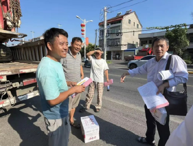荆州高新区为农机手送去“清凉保障”