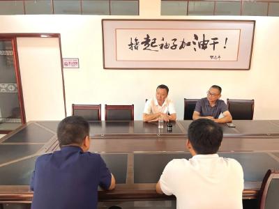 杨运春调研乡村振兴工作联系点和重点企业