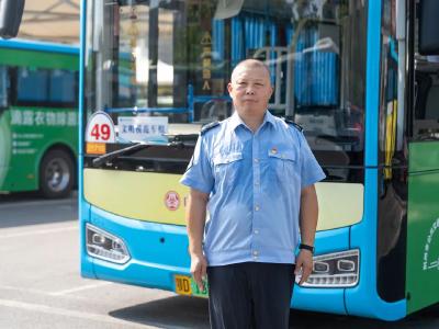 公交车司机倪涛：以车轮为笔18载 书写80万公里使命长卷