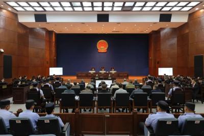 造成6名中国公民死亡、多名中国公民受伤，白家犯罪集团主案一审开庭