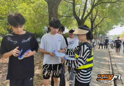 荆州区梅村社区：携手高校筑牢“无诈校园”屏障