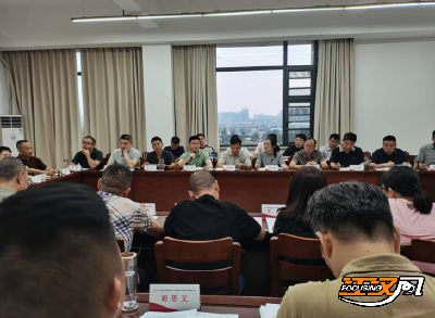 荆州市委党校2025年秋季第一期主体班学员开展学习研讨