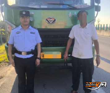 C3驾驶证开重货闯红灯？松滋交警：严查！