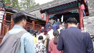 当匈牙利女孩遇见战国袍！“特别喜欢战国袍，仿佛与历史产生了联系”