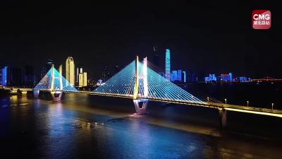 中国首部8K拍摄太空电影《窗外是蓝星》亮相湖北武汉两江四岸